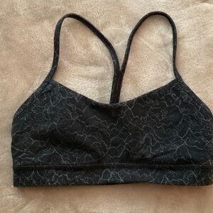 Lululemon Flow Y Bra Nulu
Light Support